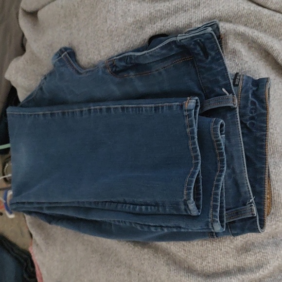 Jeans - Picture 2 of 3